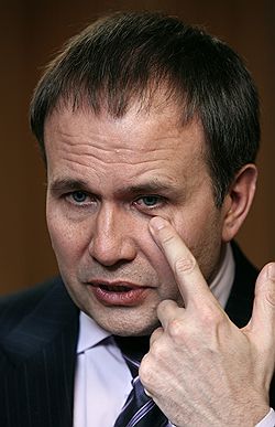 Олег Чиркунов вчера заявил, что у него нет времени «для политических разборок». Загружается с сайта Ъ