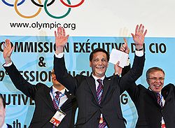Принять на себя ответственность за успехи олимпийского движения смогут сразу несколько государственных мужей. Загружается с сайта Ъ