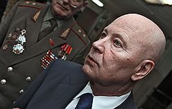 Бывший член ГКЧП Олег Шенин выдвинулся в президенты, чтобы вернуть стране социализм. Загружается с сайта Ъ