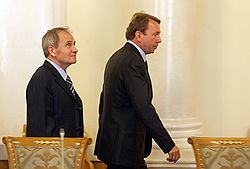 В переезде КС в Петербург Валерий Зорькин (слева) усмотрел чудо. Загружается с сайта Ъ