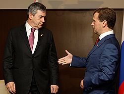 Премьер Великобритании Гордон Браун испытал на встрече с Дмитрием Медведевым чувство глубокого удивления. Загружается с сайта Ъ