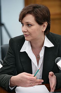 Елена Панфилова надеется, что коррупция в России пойдет на убыль, если в стране появятся «публичные должностные лица». Загружается с сайта Ъ