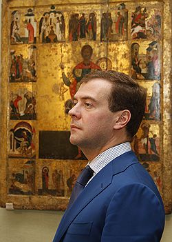 Президент Дмитрий Медведев решил проложить новые туристические маршруты. Загружается с сайта Ъ