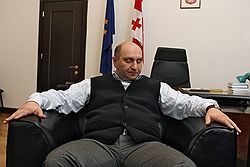 Председатель грузинской парламентской комиссии по расследованию августовского конфликта Паата Давитая не исключает, что она может рекомендовать депутатам отправить в отставку правительство. Загружается с сайта Ъ