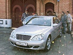 Мэра Владикавказа застрелили на подступах к служебному Mercedes. Загружается с сайта Ъ