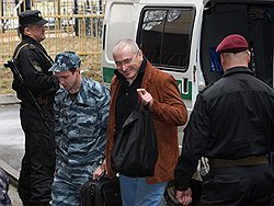 Михаилу Ходорковскому дочитали обвинение, которое он не понял. Фото: Василий Шапошников/Коммерсантъ. Загружается с сайта Ъ