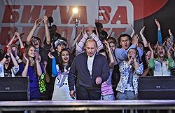 Премьер Владимир Путин вышел на «Битву за Rеспект», как на битву за рейтинг. Фото: Дмитрий Азаров/Коммерсантъ. Загружается с сайта НеГа