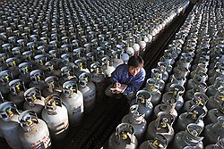 Газопровод из Туркмении и большие объемы сжиженного природного газа снижают потребность КНР в контрактах с «Газпромом». Фото: AP. Загружается с сайта Ъ