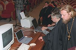 Священнослужители сумели разглядеть в интернете благо для церкви. Загружается с сайта Ъ