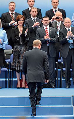 15 апреля 2008 года, съезд «Единой России». Загружается с сайта Ъ