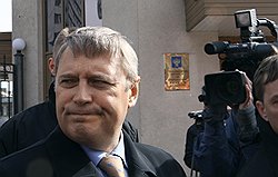 Михаил Касьянов дошел до Минюста не в лучшей организационно-правовой форме. Загружается с сайта Ъ